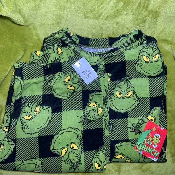 Dr. Seuss Other - Dr. Seuss "The Grinch" women 2 piece women pajama large